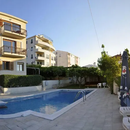 Casa de hóspedes Stylish Triple With Balcony 3*