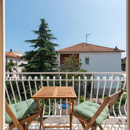 Stylish Triple With Balcony Trogir