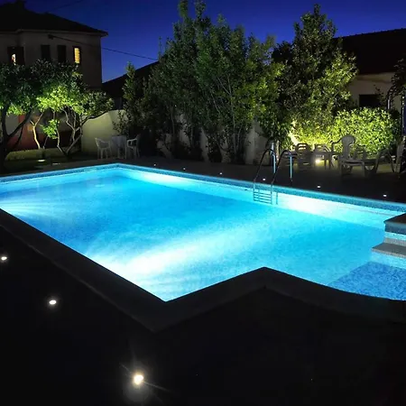 Casa de hóspedes Stylish Triple With Balcony 3*