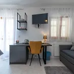 Stylish Triple With Balcony بيت ضيافة
