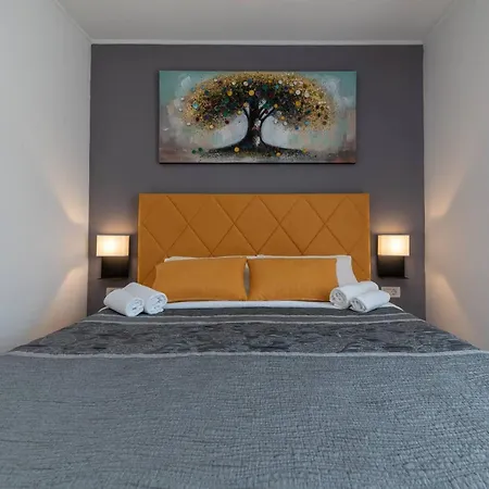 Stylish Triple With Balcony Pensjonat Trogir