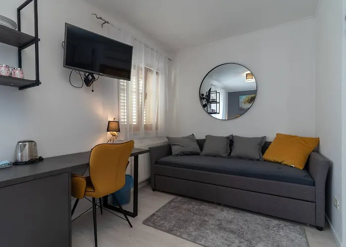 Stylish Triple With Balcony 3*