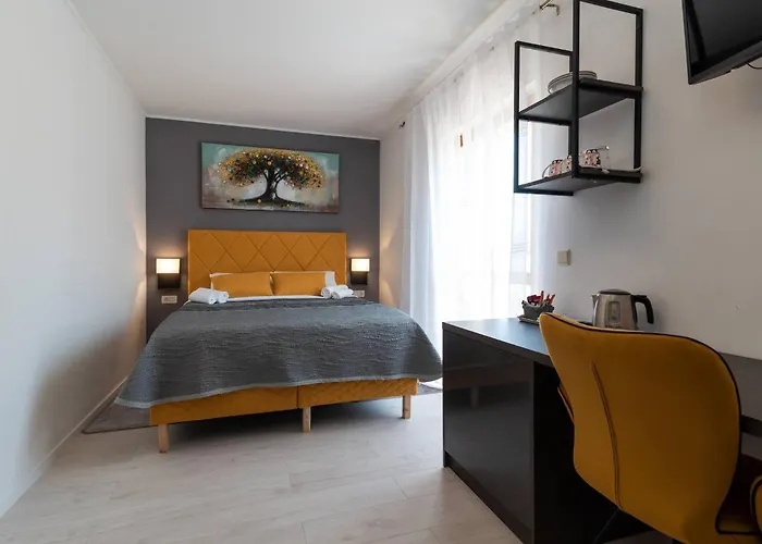 Stylish Triple With Balcony بيت ضيافة